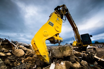 Make sure the carrier's auxiliary circuit is set with the proper oil flow and hydraulic operating pressure required for the attachment. Use a hydraulic flow meter to verify rather than rely on what the electronic system is telling you.