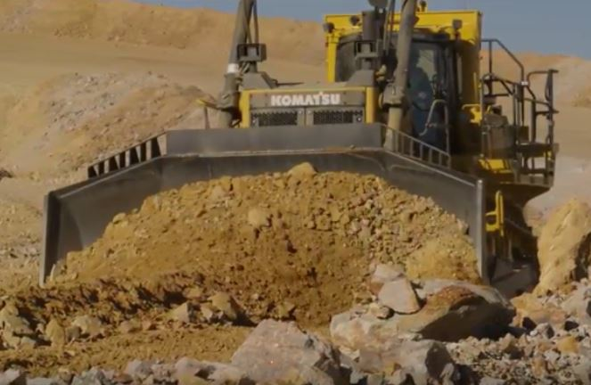 Komatsu D375 A 8 Video2
