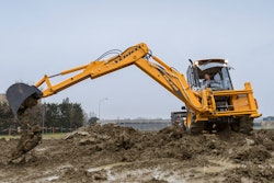 Ams Venieri 10 23 D Articulated Backhoe 4