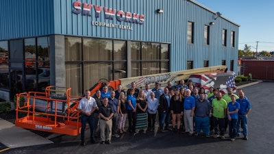 Delivery of the commemorative lift was made to Skyworks LLC of Buffalo, New York, the same rental company who purchased the 100,000th boom lift in 2006 and the 100,000th JLG telehandler in 2015. Skyworks also took delivery of the first JLG 1850SJ, the world’s largest self-propelled lift, in 2014.