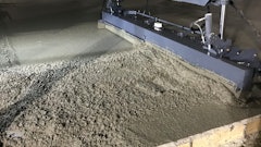 Figure 1: An example of Best Practice. Overlap of the screed head for high tolerance floor.