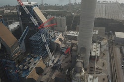Steel structures over 164 ft. long and weighing 584,225 lb. needed to be lifted in an extremely tight work space.