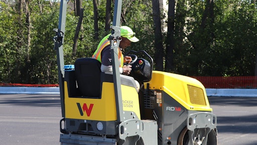 6 Wacker Neuson Rd12 Ride On Roller Action2 2019