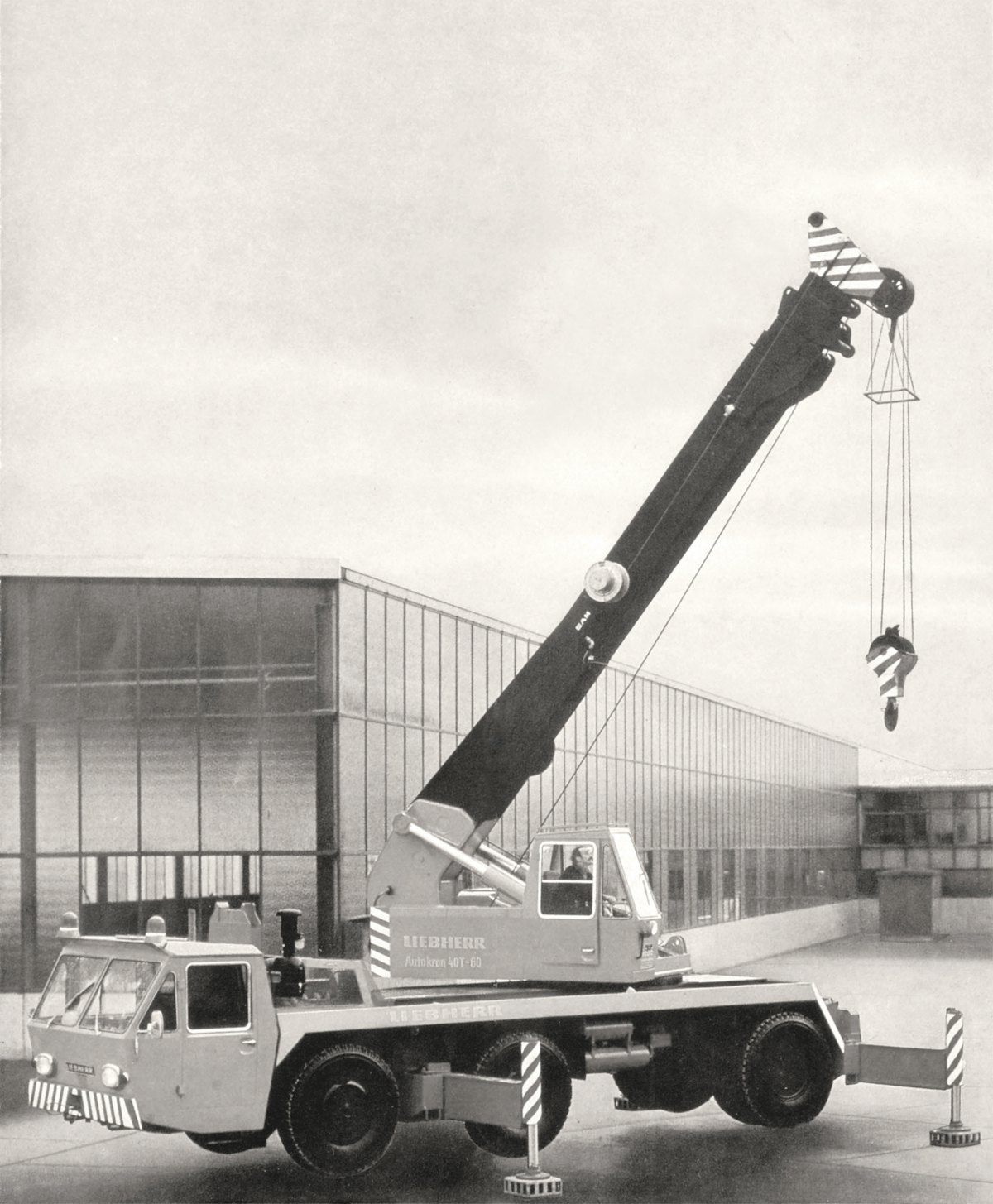 liebherr_truck_crane_auk40t60.