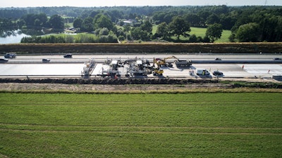 BT Beton-Technik used cutting-edge paving technology to build 47.6-ft.-wide dual-layer concrete pavements precisely, economically and quickly – while reliably meeting the client's tight schedule.