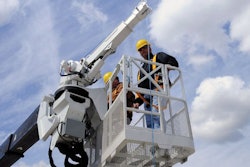 E120 Jib With People
