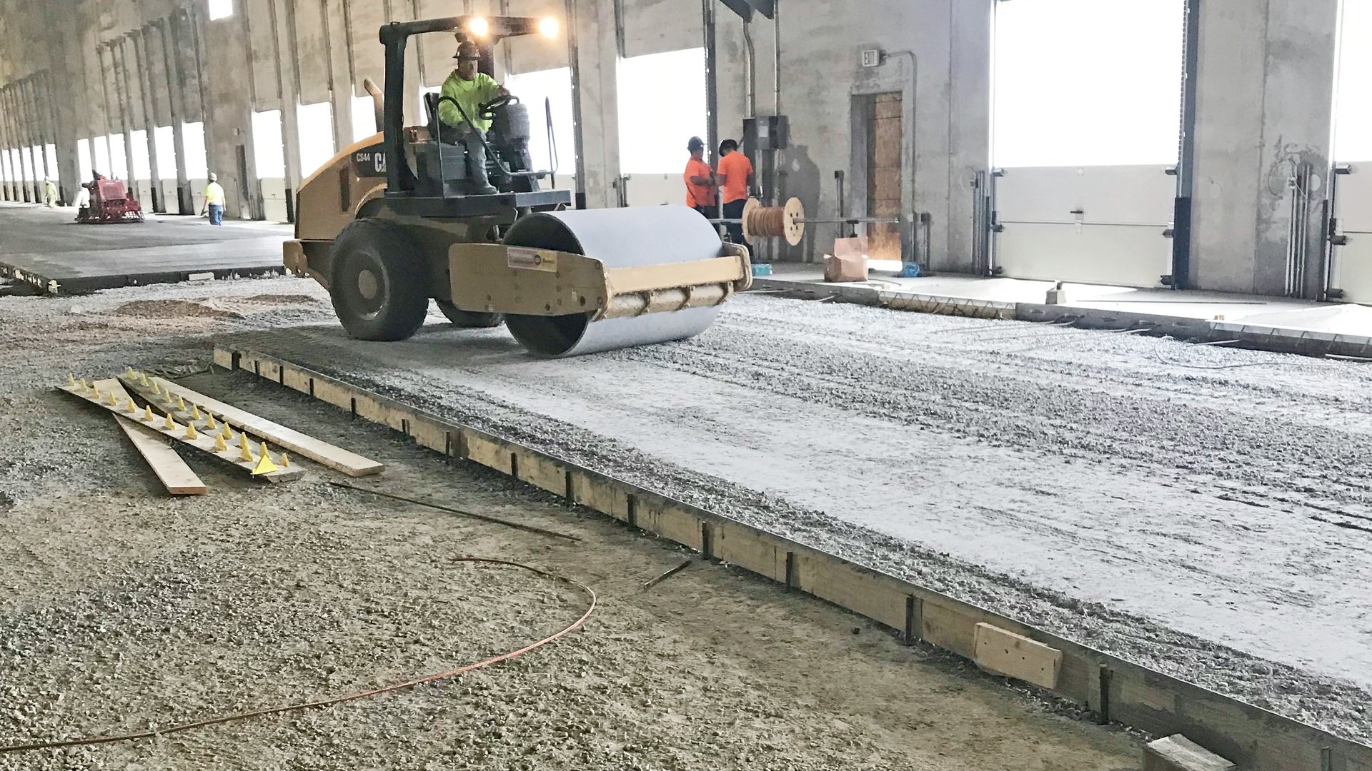 Prepping Placing Finishing Medium To Large Concrete Slab On Grade For Construction Pros