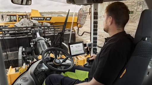 Powered by the Volvo Co-Pilot display, Dig Assist Start and Load Assist provide real-time guidance for operators to enhance performance, productivity and safety.