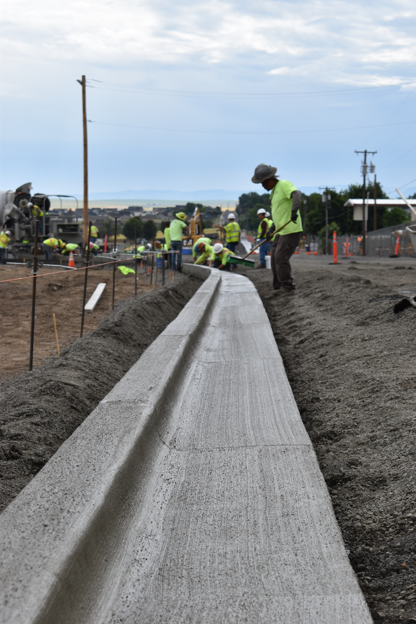 Knox Concrete Finds Its Niche In Curb And Gutter For Construction Pros