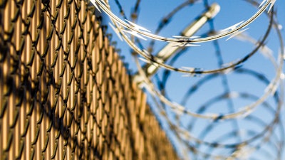Border Fence Robert Hickerson Ht N0 L9 Osl88 Unsplash
