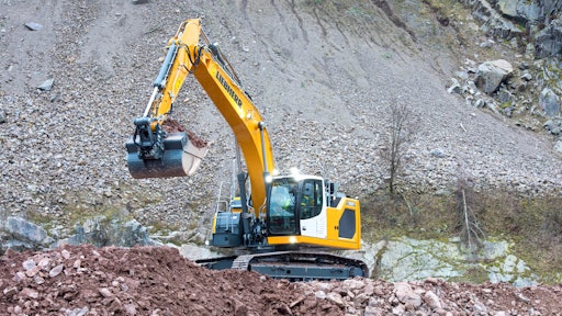 Liebherr R 930 300 Dpi (1)