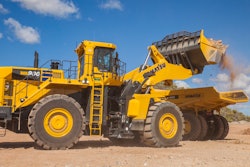 Komatsu Wa900 8 Loading Hd605