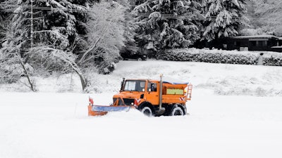 Snow Plow Istock Gettyimages 122911129