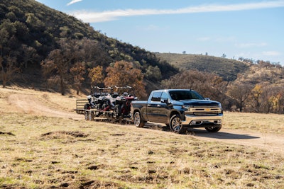 The Chevrolet Silverado’s 3.0L Duramax inline-six turbo-diesel engine offers segment-leading torque and horsepower, in addition to a focus on fuel economy and capability.