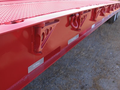 The trailer’s safety rating is one of the quickest ways to determine if a manufacturer uses high-quality components such as heavy-duty T-1 steel and Apitong flooring.