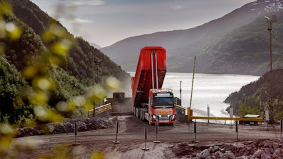 Autonomous Volvo FH trucks are being tested, transporting limestone along a 5-km stretch at the Brønnøy Kalk mine in Norway.