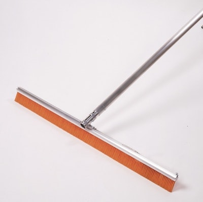 The adjustable push-pull angled design on Marion's Chamelon Single brush uses the sides of the bristle not the ends to produce a superior brush finish.