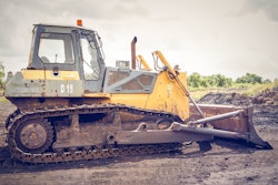 Yellow And Brown Metal Pay Loader On He Dirt 1009926