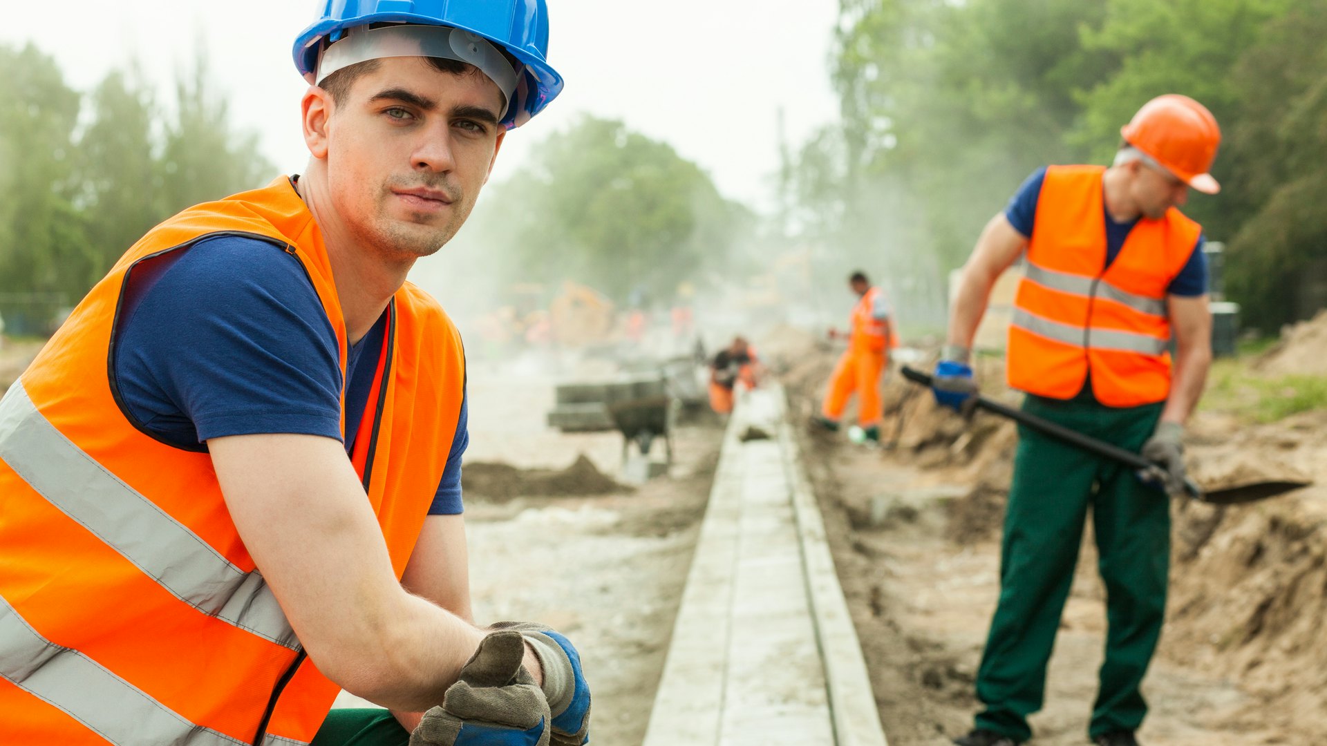 Construction Worker Salary Average