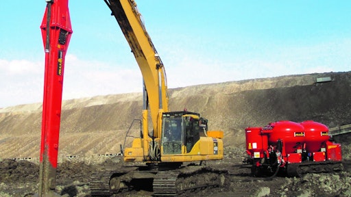 The stabilization method used on the canal includes the Processor hydraulic accessory for excavators, the PF Pressure Feeder and the Data Acquisition System to measure, control and report the stabilization.