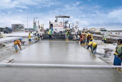 Wirtgen’s high-precision slipform pavers can produce concrete corners with a 90° angle.