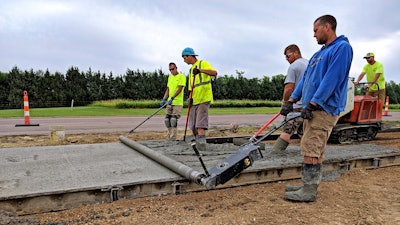 Curb Roller Batt Screed 6000 Battery Powered Roller Screed