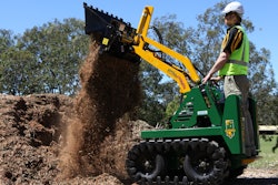 Kanga 7 Series Loader W 4in1 Bucket