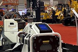 The concept light tower Allmand displayed at ARA is powered by Vanguard lithium ion batteries and is equipped with four LED 350W light modules for commercial grade light output.