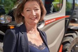 Elisabeth Ausimour1