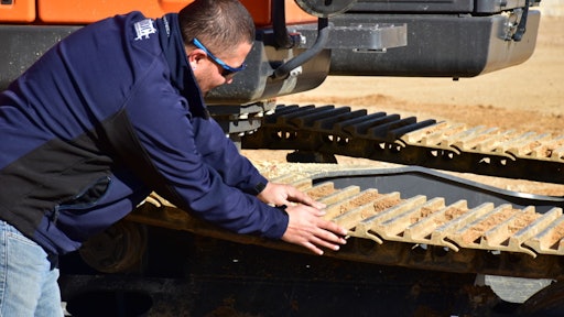 Inspecting Track Shoes 56e9deca2eebc
