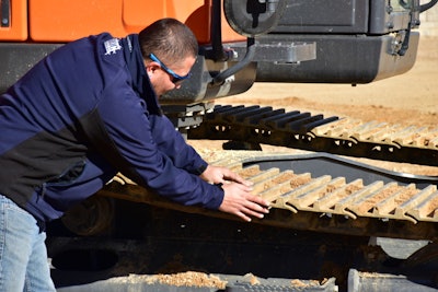Inspecting Track Shoes 56e9deca2eebc