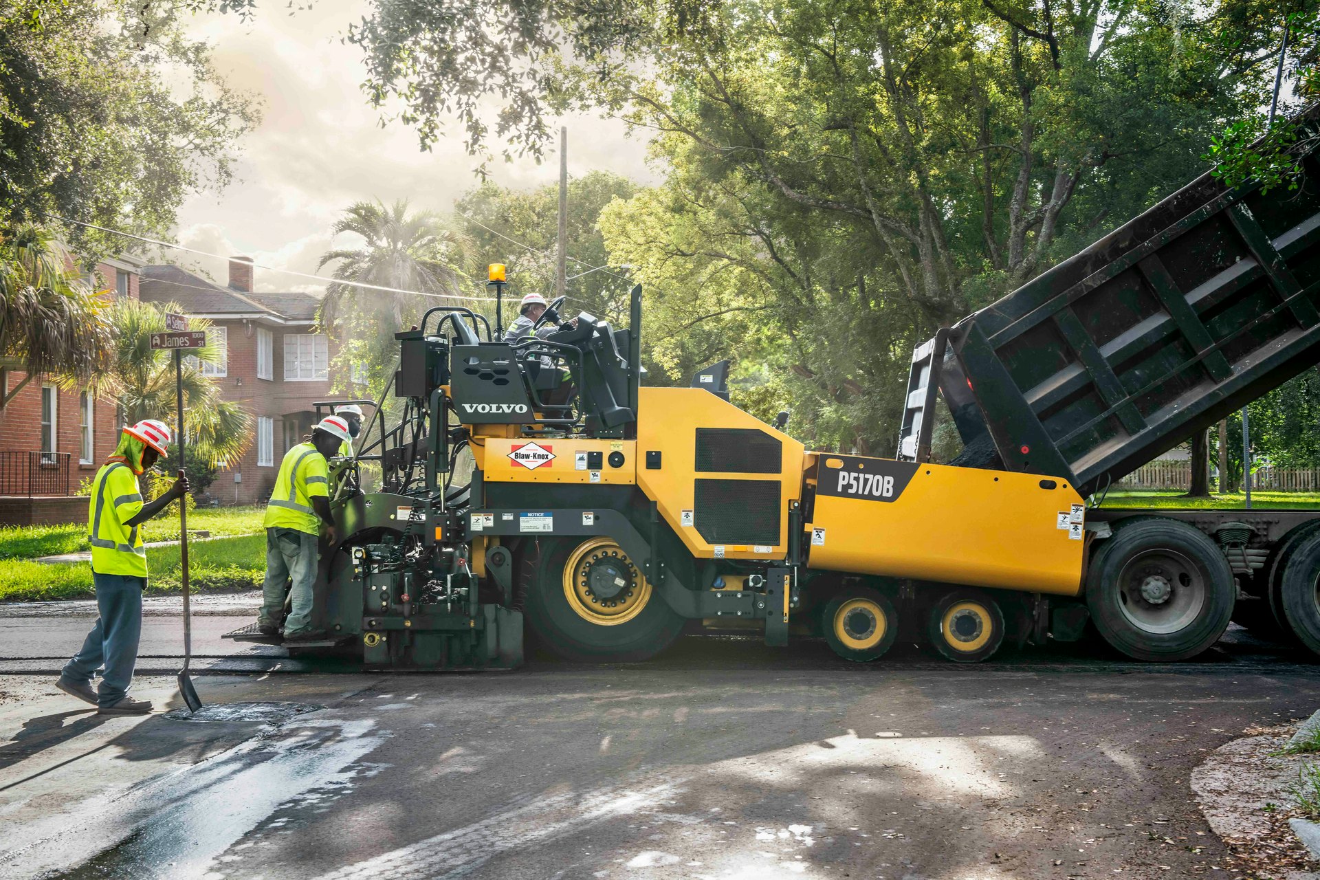 Volvo to Debut P5110B Tracked and P5170B Wheeled Asphalt