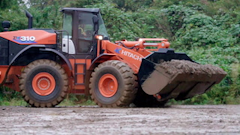 Caterpillar 320e Heavy Lift Excavator Adds Capability Without