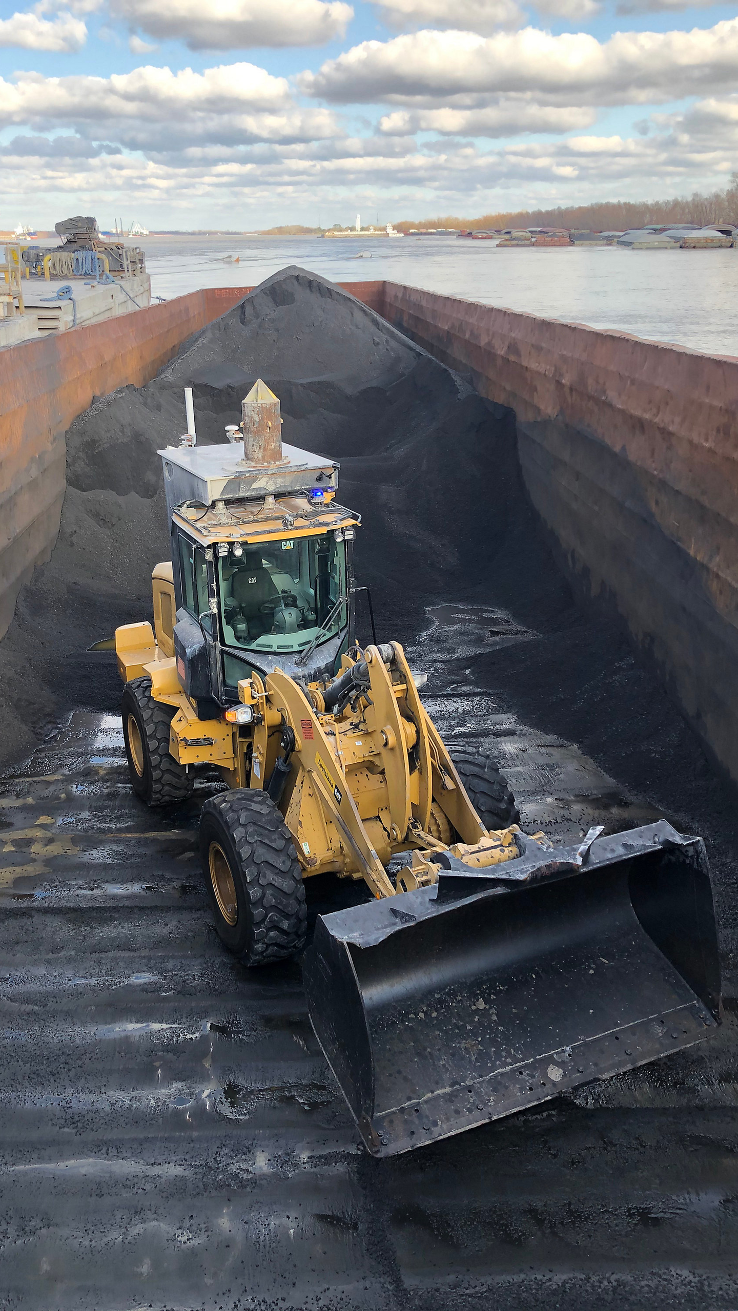 Caterpillar Expands Command Remote Control to Small Wheel Loaders From ...