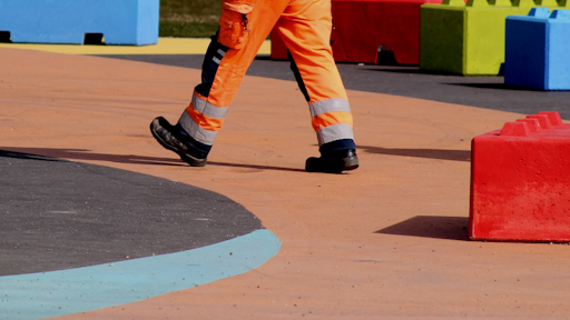 With modern finishing equipment, achieving overall floor flatness and levelness has made it easy for flatwork finishers.