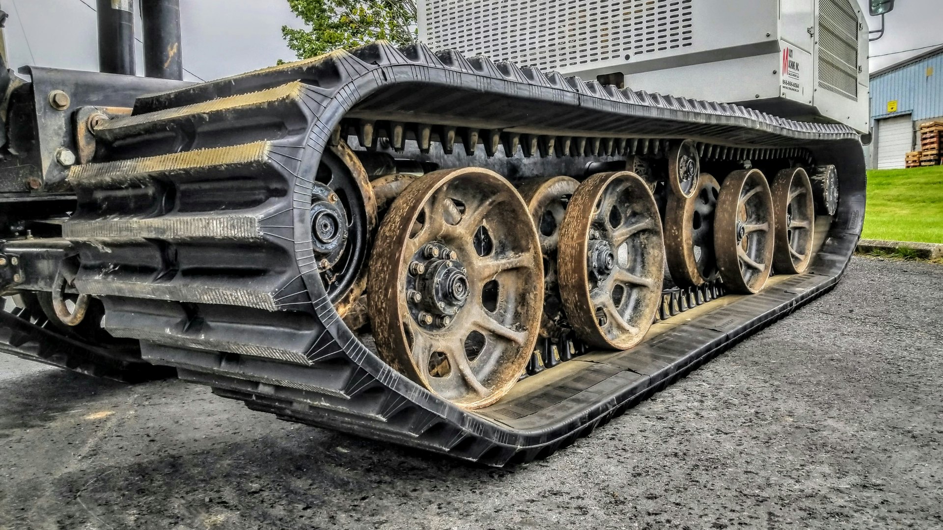 7 Steps To Extend Rubber Track Life For Construction Pros