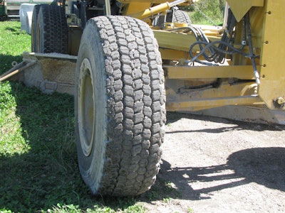 A well-defined tire management program should be a very tailored approach to the site, its conditions and the equipment running, but should include everything from daily tire inspection guidelines, rotation schedules, inflation pressure guidelines and more.