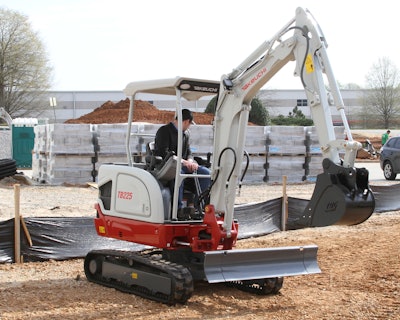 Takeuchi Tb225 Working
