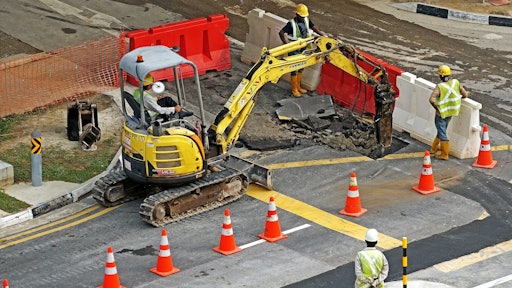 Excavators 391143 1920