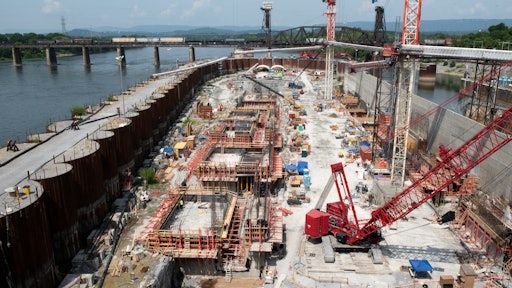 U.S. Army Corps of Engineers and Shimmick construction crews construct monoliths for a new navigation lock as part of the Chickamauga Lock Replacement Project.