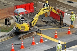 Excavators 391143 1920