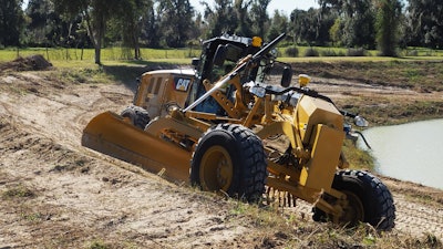 New mastless motor grader configuration