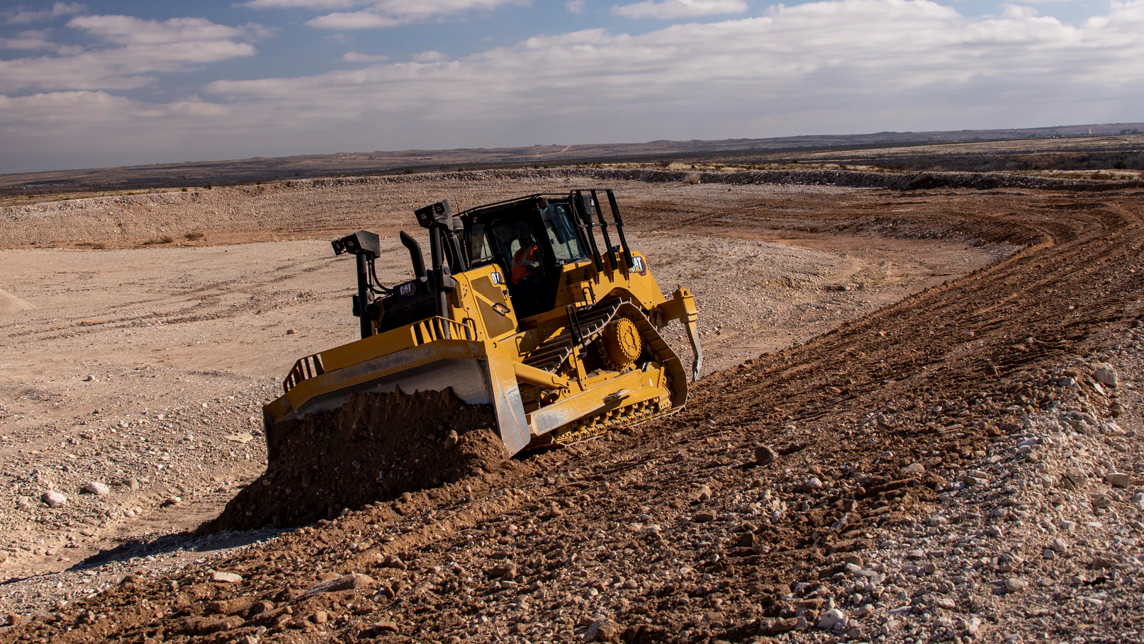 Operators Drive Steel Track Undercarriage Costs | For Construction Pros