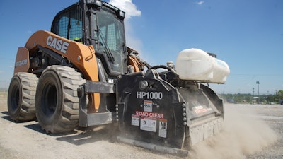 Creep Speed enables the operator to set machine speed at a consistent/slow “creep” while independently setting attachment speed via the throttle. This allows for optimal use of hydraulic attachments such as cold planers.
