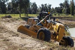 Trimble Earthworks Grade Control version 2.0 features Horizontal Steering Control, which automatically controls the machine to follow any horizontal alignment.