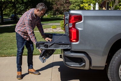 The Multi-Flex Tailgate offers Silverado customers six unique functions, allowing for easier access to bed cargo, enhanced loading solutions and a standing workstation.