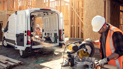 E-Transit features optional Pro Power Onboard, which provides up to 2.4 kilowatts of power for North American customers to transform the vehicle into a mobile generator that powers tools and equipment on job sites and on the go.
