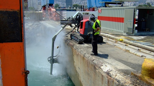 The Aquajet Extension Kit brings additional versatility to hydrodemolition.
