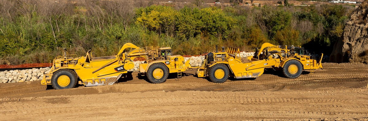 Caterpillar 657 Wheel Tractor-Scraper From: Caterpillar - Cat