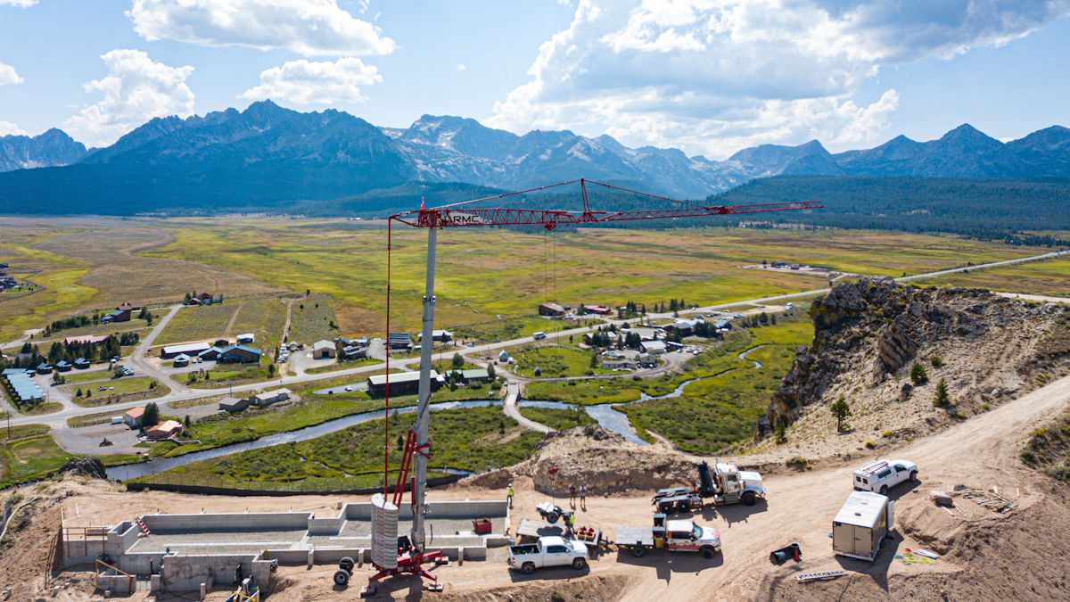 Self-Erecting Tower Cranes Could Change the Home Construction Industry